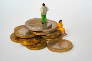 How to Build a Healthy Relationship With Money and Reduce Financial Stress