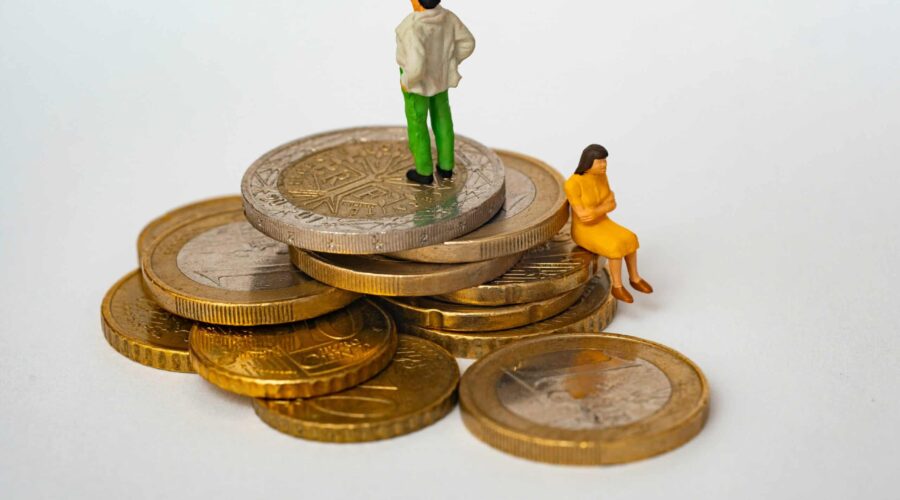 How to Build a Healthy Relationship With Money and Reduce Financial Stress